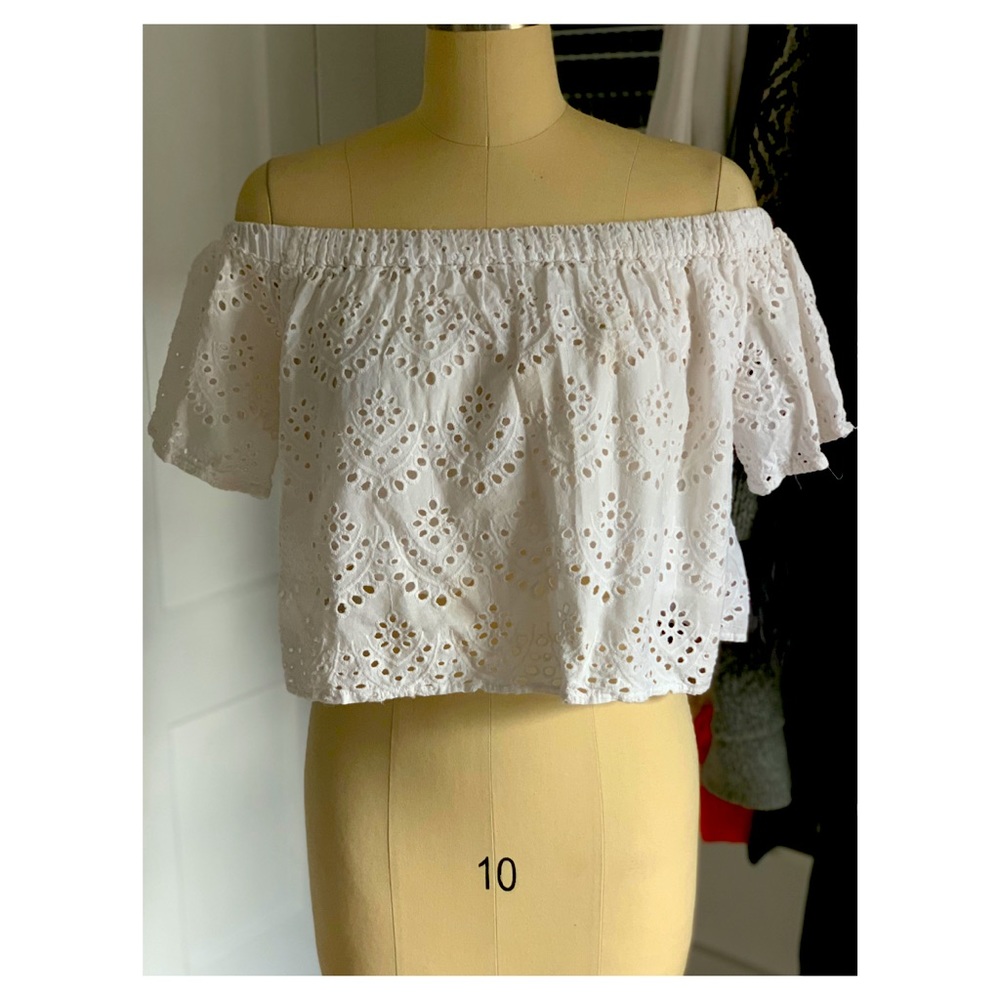 White-Off the shoulder linen crop top